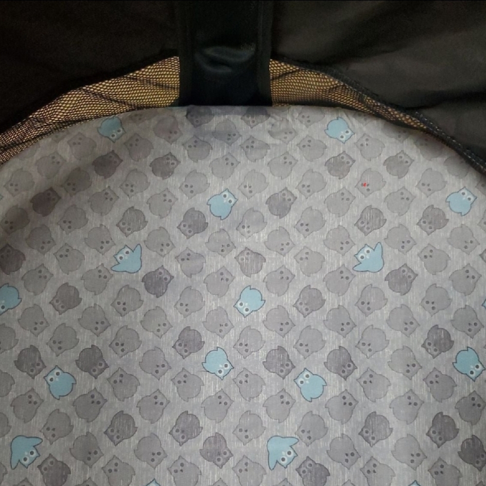 Brica Fold n' Go Travel Bassinet - Picture 5 of 12